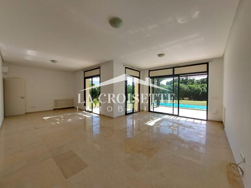 Villa S+3 avec piscine à Gammarth